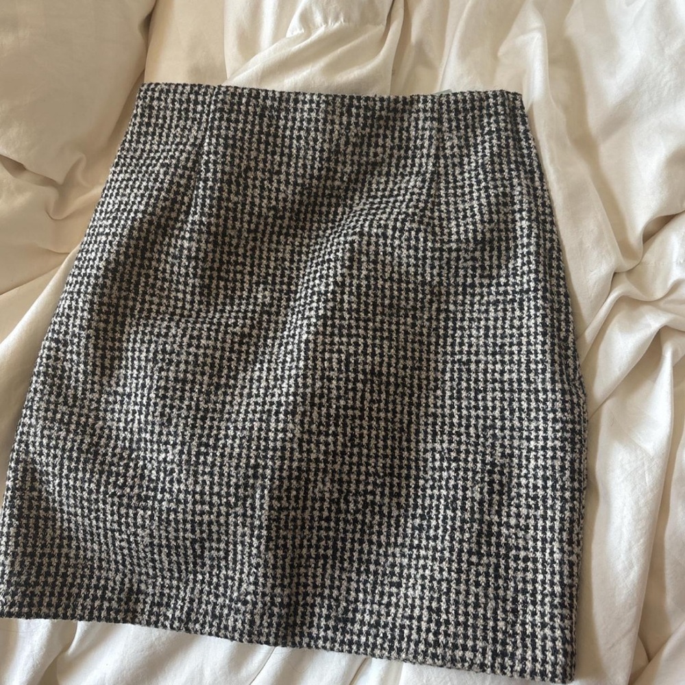 H&M Black and White Mini Skirt NEVER WORN